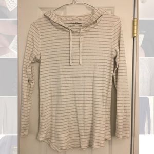 Eddie Bauer - Size M hooded long sleeve tee
